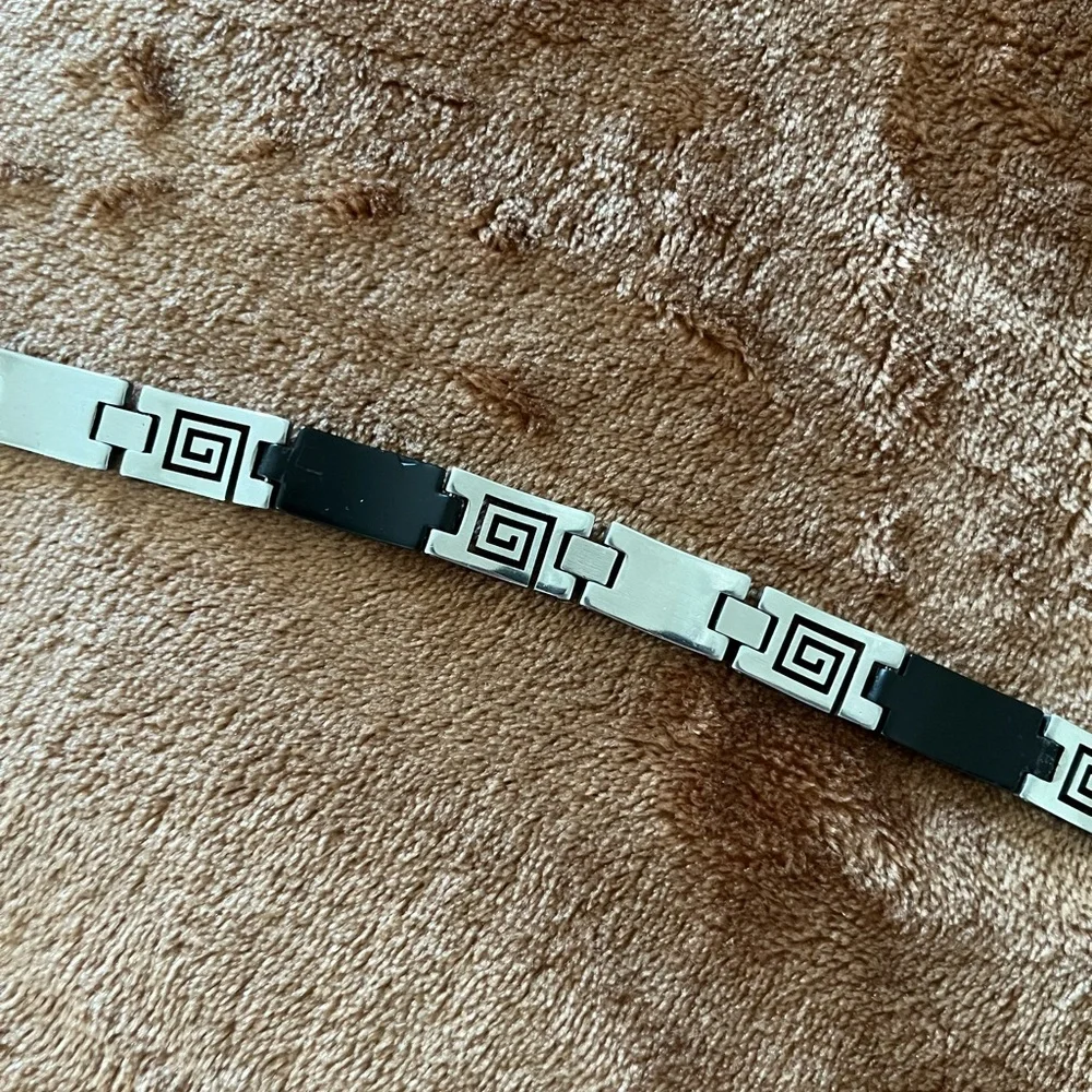 Men's Silver and Black Geometric Bracelet